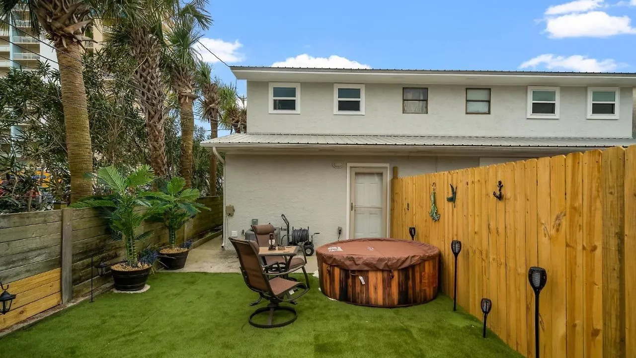 Pet Friendly Townhome With Gulf Views And Hot Tub Right Across From Beach And Schooners Panama City Beach United States
