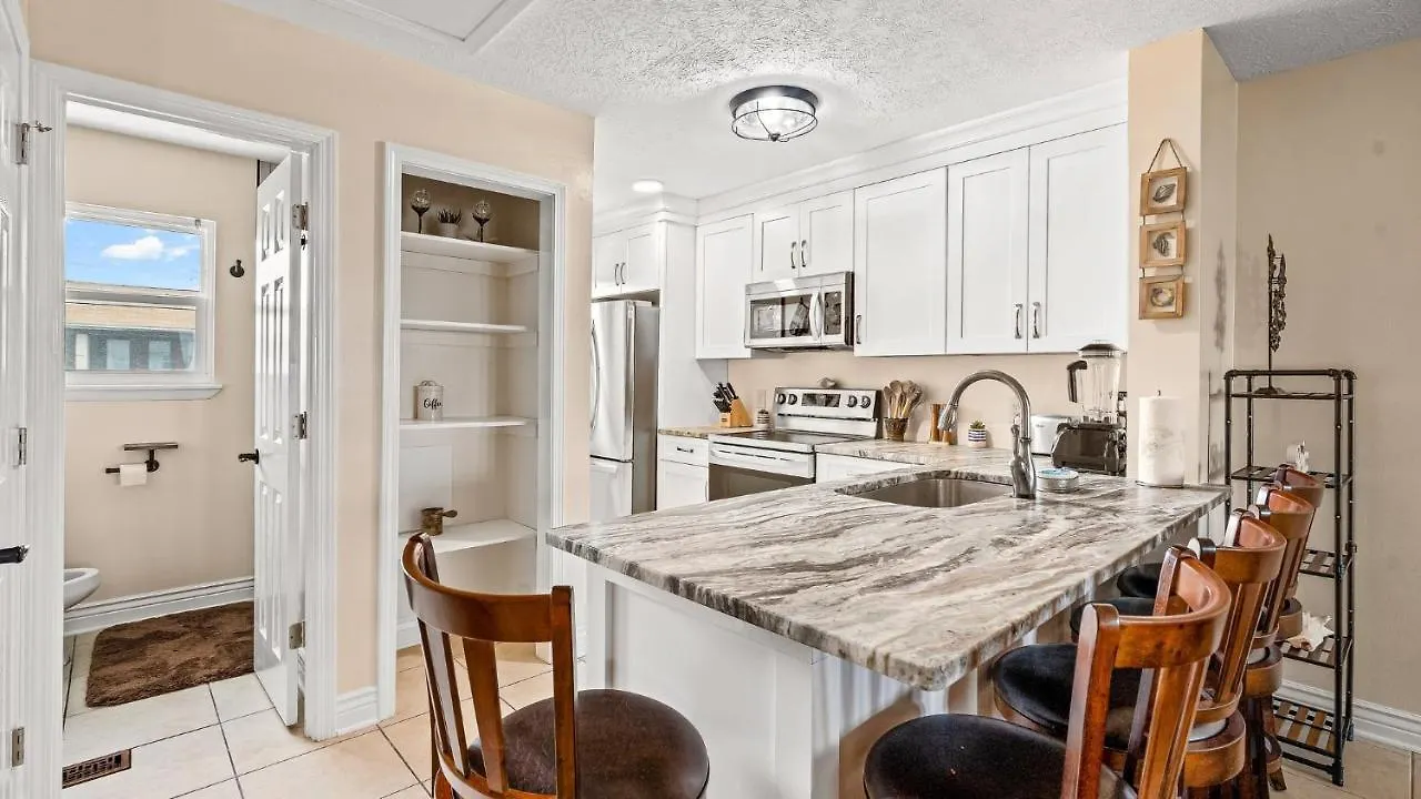 Pet Friendly Townhome With Gulf Views And Hot Tub Right Across From Beach And Schooners location