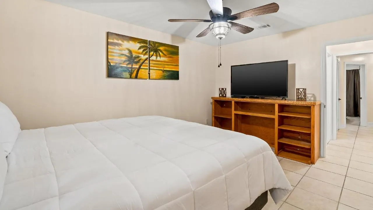Pet Friendly Townhome With Gulf Views And Hot Tub Right Across From Beach And Schooners Panama City Beach Apartment